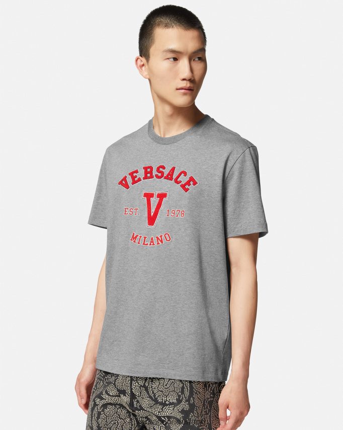 Versace T-shirt met Varsity-logo Heren grijs kleding J2T4F41403