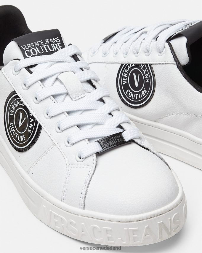Versace Sneakers met v-embleem court 88 logo Heren wit Zwart schoen J2T4F42452