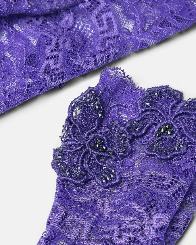 Versace Vingerloze handschoenen van geborduurd kant vrouwen paars accessoires J2T4F4915