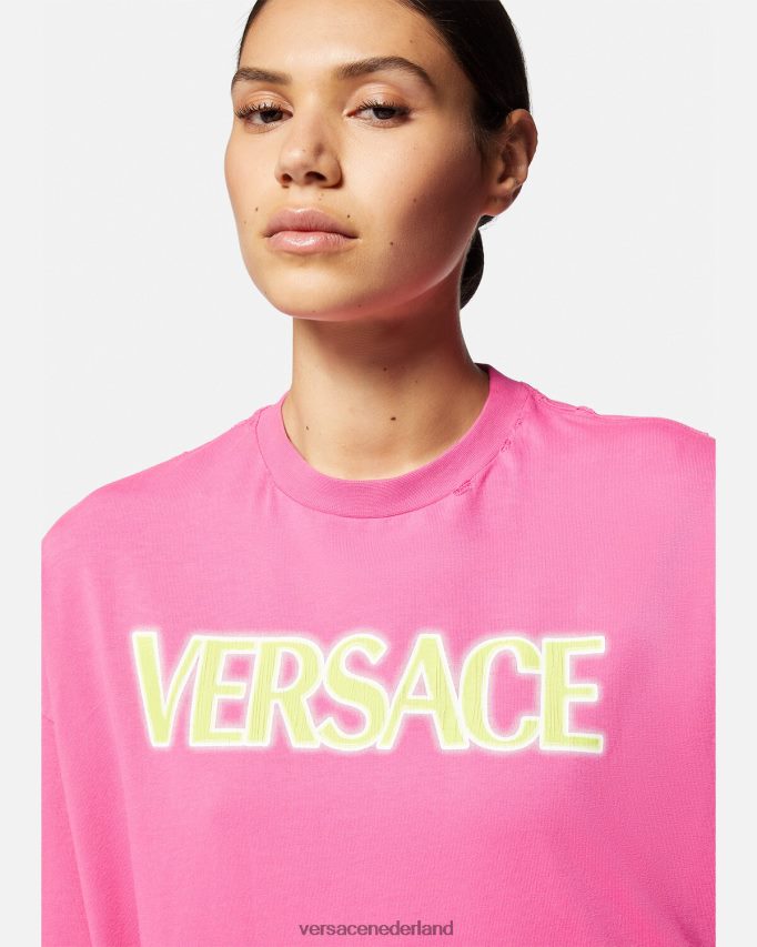 Versace T-shirt met verweerd logo vrouwen roze kleding J2T4F4152