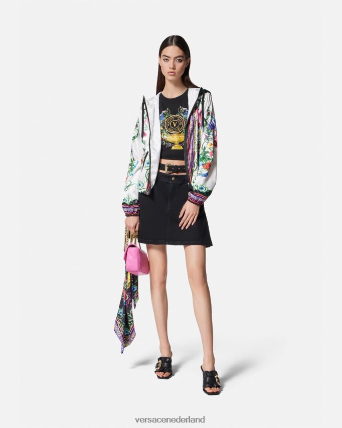 Versace Tuin-T-shirt met v-embleem vrouwen zwart goud kleding J2T4F42231
